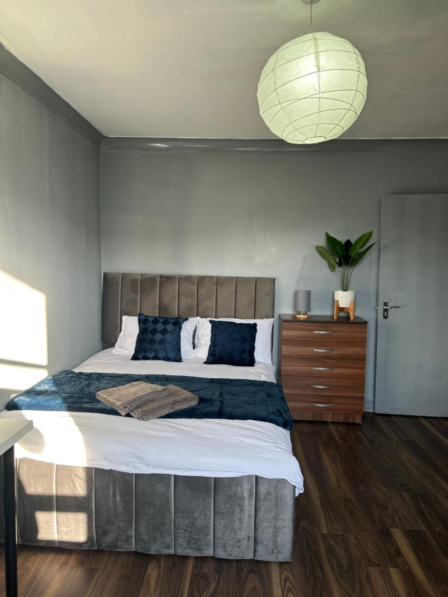 Luxury Room In A 4 Bedroom Flat! 4 Minutes Walk To Kingscross, St Pancras Λονδίνο Εξωτερικό φωτογραφία