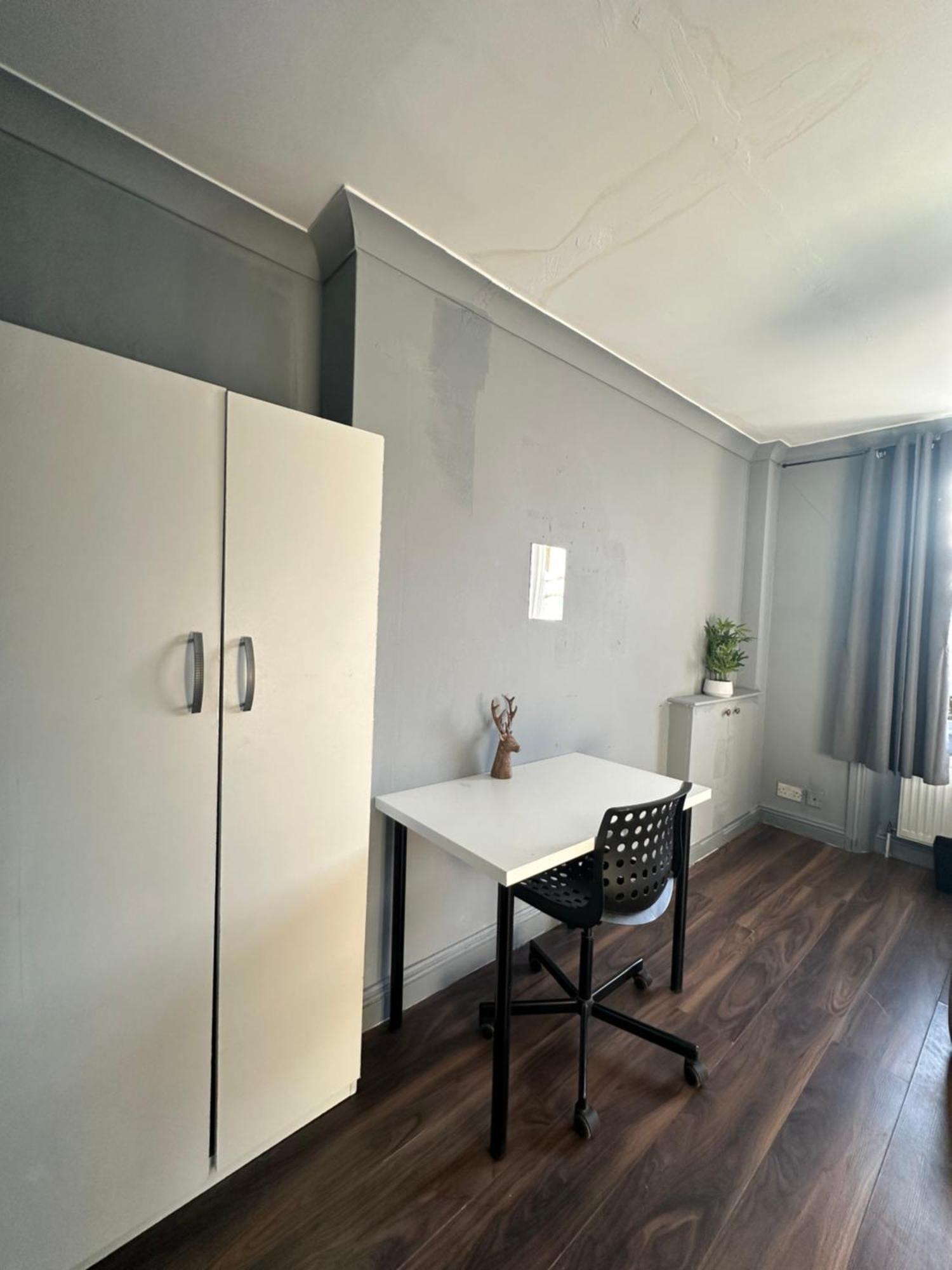 Luxury Room In A 4 Bedroom Flat! 4 Minutes Walk To Kingscross, St Pancras Λονδίνο Εξωτερικό φωτογραφία