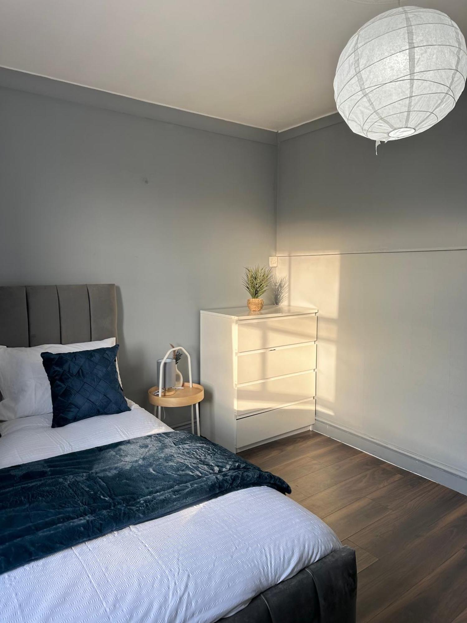 Luxury Room In A 4 Bedroom Flat! 4 Minutes Walk To Kingscross, St Pancras Λονδίνο Εξωτερικό φωτογραφία